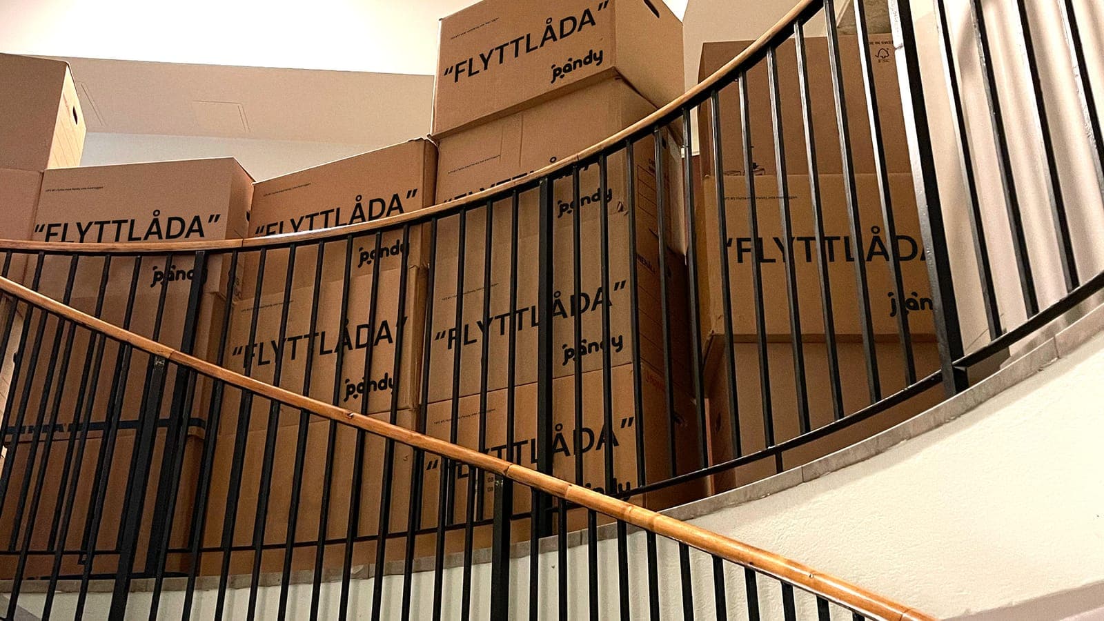 Flyttlådor staplade på varandra